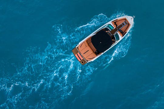 Exclusive - Four Winns 26 ft Motorboat, special for small groups cruise