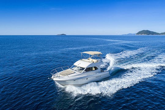 MOTOR YACHT PRESTIGE 36