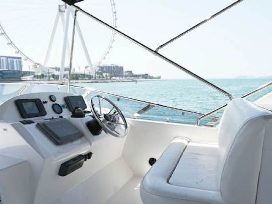 Majesty 60FT, IATE DE LUXO PARA 25 CONVIDADOS