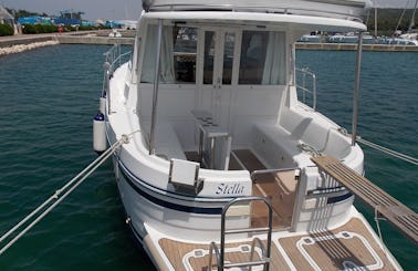 36' Motor Yacht for 7 people in Trget, on the Istria Coast in Croatia