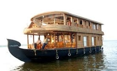 Stay & Cruise 3 Bedroom Houseboat Charter in Alappuzha