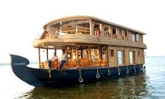 Stay & Cruise 3 Bedroom Houseboat Charter in Alappuzha