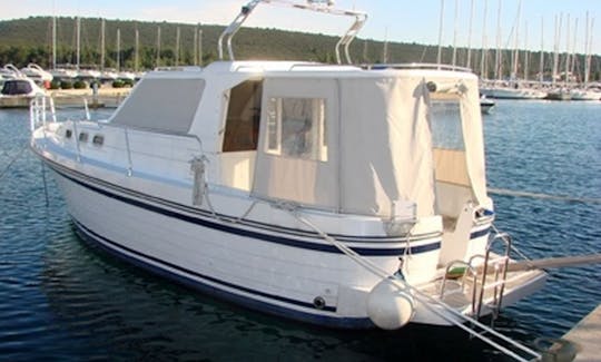 ADRIA 1002 2007 Karolina  Motor Yacht Charter in Marina