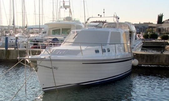 ADRIA 1002 2007 Karolina  Motor Yacht Charter in Marina