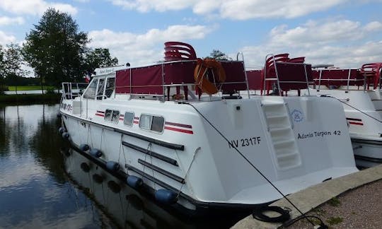 ADONIS TARPON 42 Riverboat in Baye on the Canal du Nivernais in Burgundy