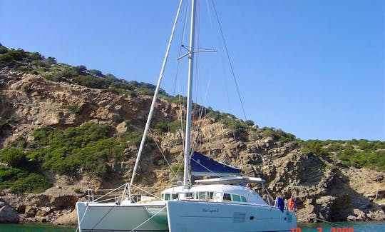 41' Cruising Catamaran Charter in Firostefani