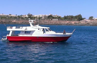 Charter "Maype" Motor Yacht in Tías