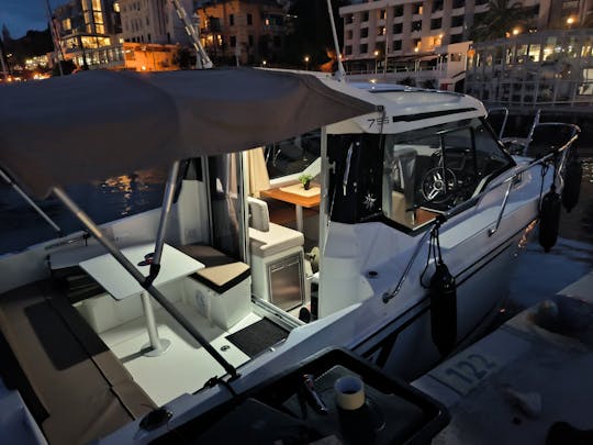 Explorez le Kvarner avec le bateau à moteur Merry Fischer 795