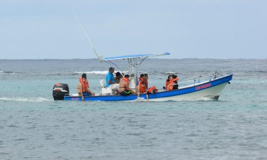 Glass Bottom Boat Tour & Snorkeling in Roatán, Honduras