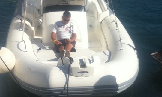 Zodiac Medline III 720 para 10 personas disponible para alquilar en Port de Sóller