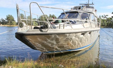 Charter 30 Knots Speed "M/Y Katieca" Motor Yacht in Stallarholmen