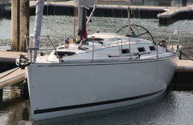 Charter 37' Salona Sailing Yacht in France