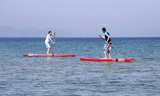 Alquiler de tablas de remo en la playa de Alykes, Zakynthos
