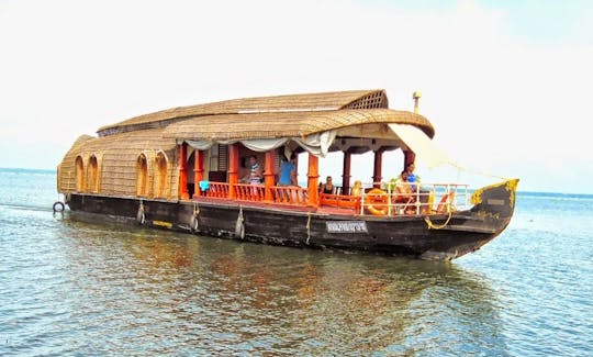 Experience Tranquility: Luxury Houseboat Charter in Kumarakom, Kerala