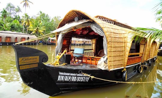 Experience Tranquility: Luxury Houseboat Charter in Kumarakom, Kerala