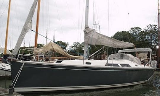 Hanse 400 Yacht Rent in Andijk