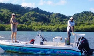 17' Black Tip Flats Boat for exciting fishing trip in Roatan
