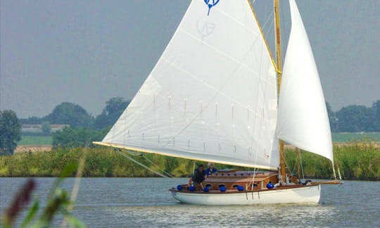 30ft Traditional Norfolk Broads Yacht