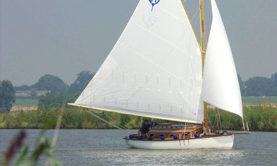 30ft Traditional Norfolk Broads Yacht