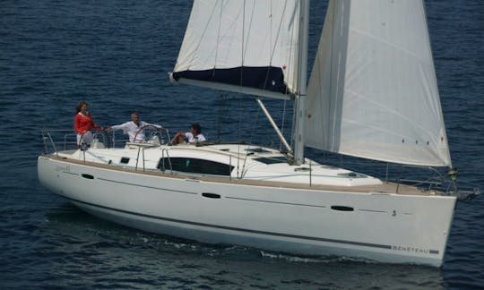 Sailing Charter On 43' Oceanis Cruising Monohull In Napoli, Italy