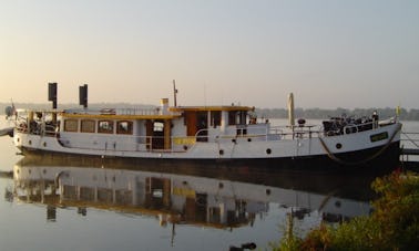 Hotel flotante con 5 cabinas de lujo disponibles para alquilar desde Maastricht hasta los Países Bajos, Bélgica y Francia