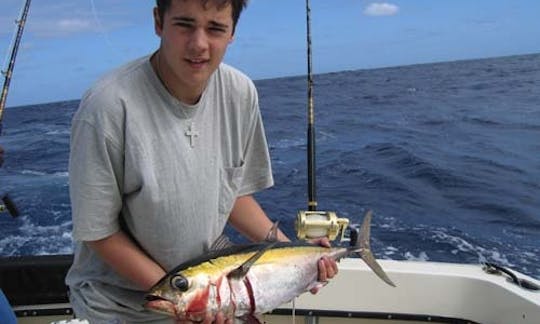 Charter de pesca deportiva Hatteras de 45 pies en Saint John's