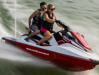 O verão chegou! Aproveite o Lago Washington com sua própria embarcação aquática!