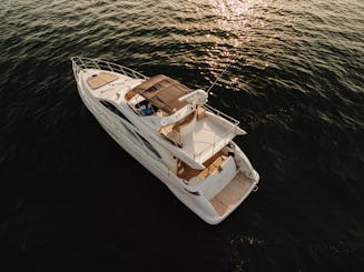 *SEULE NUIT* navigation dans la baie de Carthagène. Pour des fêtes avec DJ Pour 20 passagers