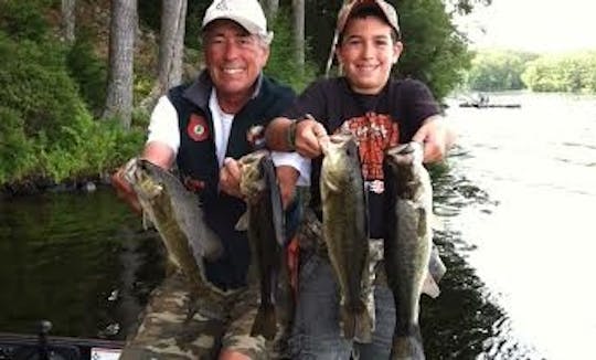 Location de bateaux Bass Boat de 21 pieds à Nobleboro, dans le Maine