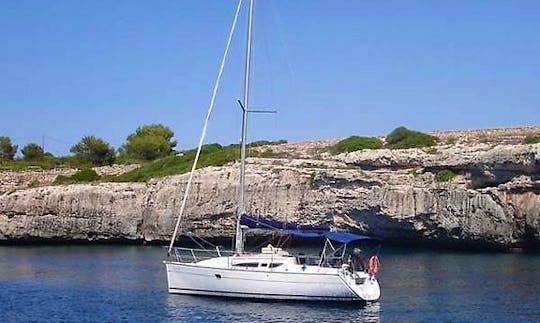 Charter the Sun Odyssey 32 "Carmen" Sailing Charter in Betina