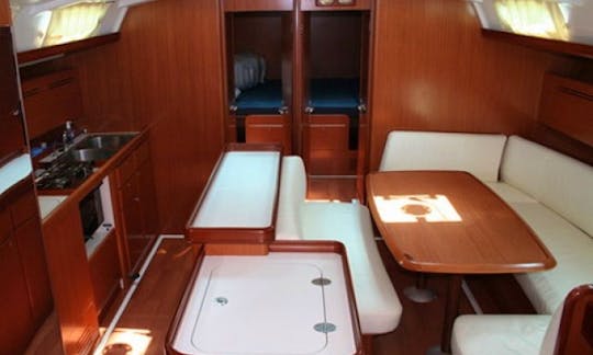 Charter the Luxury Cruiser Beneteau Cycladed 50.5 "Saphiso I" in Soúrpi