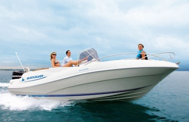 Quicksilver 635 Commander | Sport Deluxe Boat Rental in Paxi