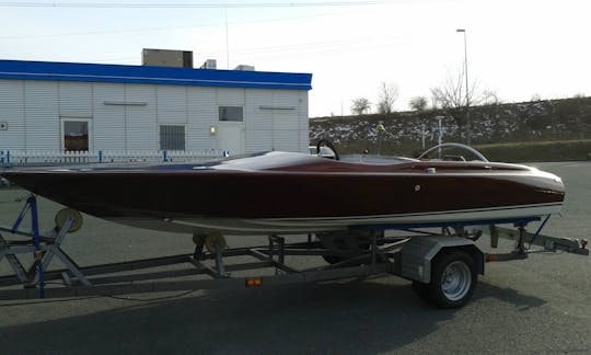 Classic Speedboat Aquacraft California Boat Rental in Wiesbaden, Germany