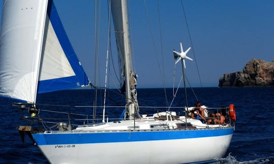 32ft “Wauquiez Gladiator” Sailing Charter in Fornells Menorca, Spain