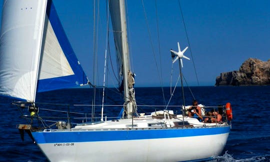 32ft ''Wauquiez Gladiateur'' Sailing Charter in Fornells Menorca, Spain