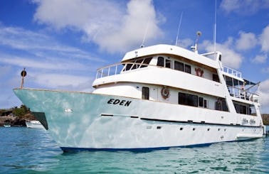 Eden Yacht Cruise to Islas Galápagos
