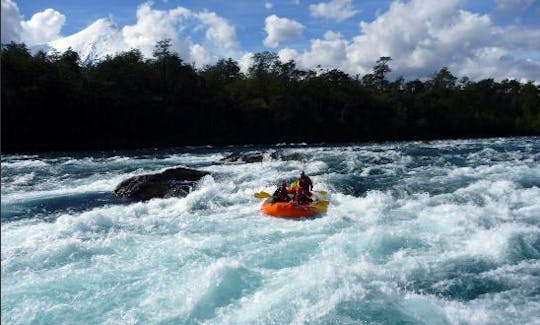 Canotaje en el Parque Nacional Vicente Pérez Rosales