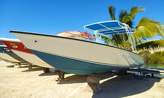 30ft Center Console Charter in Placencia, Belize