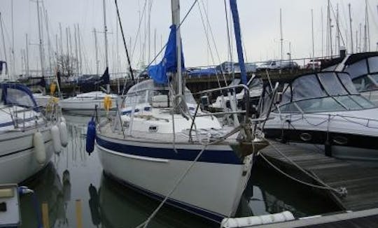 Experience "Aeoulus" Hallberg Rassy 36 Sailboat in Southampton