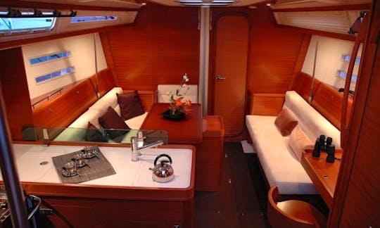 Dufour 40′ Performance Luxury Motor Yacht Rental in Málaga, Spain