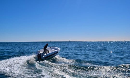 Rent the Compass 400 GT Powerboat in Barcelona, Spain