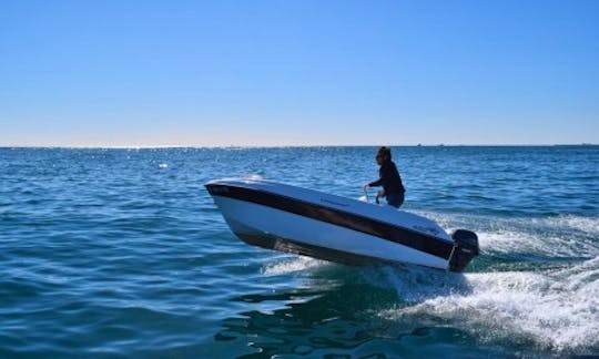 Rent the Compass 400 GT Powerboat in Barcelona, Spain