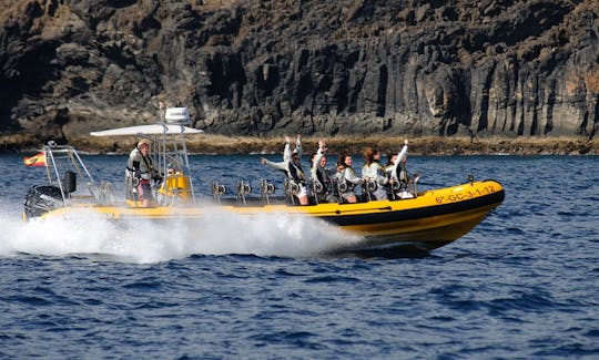 ランサローテ島のウェイブライディングRIBエクスカーション