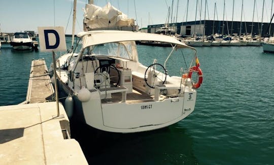 38' Cruising Monohull Charter in Torrevieja, Spain