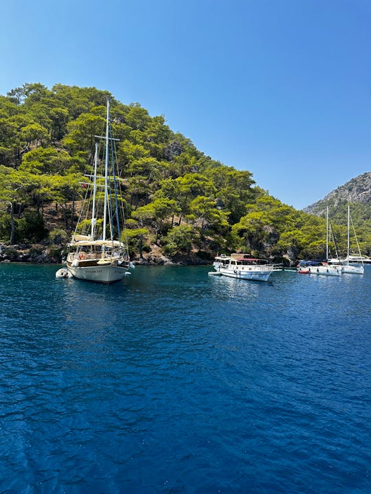 Gocek Mugla Yacht Trip and 12 Island Full-Day Tour with Lunch
