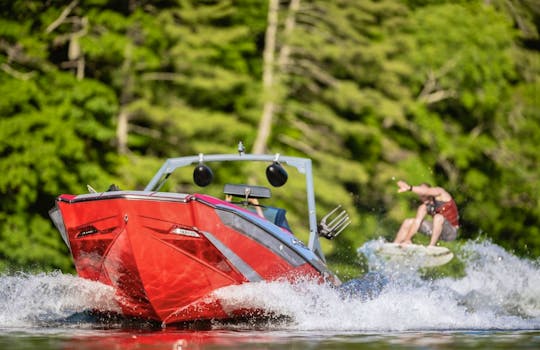 Axis 220 Wake surfing boat - Weekday Special!