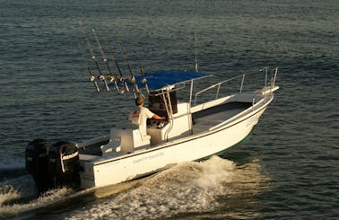 28' Center Console Fishing Boat in Punta Mita