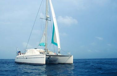 Charter on 40ft Cruising Catamaran Boat In Panama, Panama