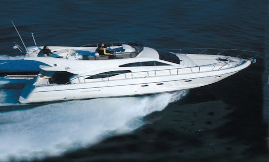 Charter 44' Ferretti Yacht In Vibo Valentia