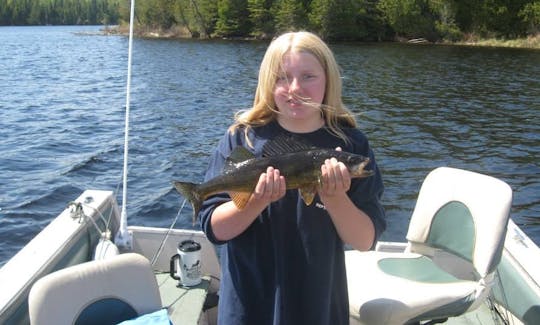 Location de pêche en Bass Boat en Ontario, Canada